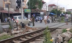 Thi xong tốt nghiệp môn cuối, ra về bị tàu hỏa tông chết