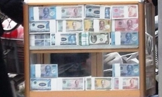 “Chợ” đổi tiền lẻ giá chát sớm sôi động