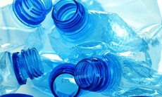 Mối nguy hiểm khi tái sử dụng chai nhựa