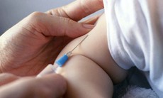 Trẻ tử vong sau tiêm vắc xin Quinvaxem tại Nghệ An có thể do sốc phản vệ