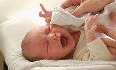 Bé sơ sinh thích nhất mùi…mẹ