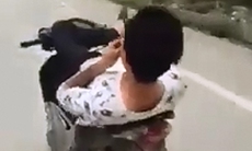 Nam thanh niên "vồ ếch" vì "khoe tài" lái xe bằng chân