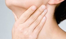 Ai dễ bị viêm họng mạn tính