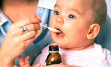 Những điều cần chú ý khi cho trẻ uống thuốc sirô
