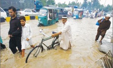 Lũ lụt đang tàn phá thế giới