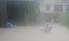 Hồ thủy điện xả tràn, quốc lộ 1A ngập nặng