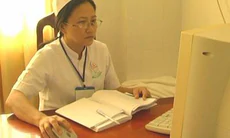 Nữ y sĩ vùng sâu đồng Tháp Mười
