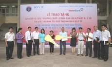 VietinBank trao tặng 2 xe cứu thương cho 2 đơn vị thuộc Bộ Y tế