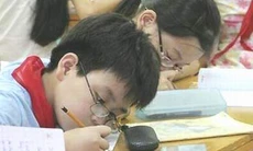 Tật khúc xạ ở tuổi học đường