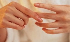 Tê tay - dấu hiệu của nhiều bệnh