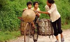 Nhọc nhằn làm mẹ đơn thân