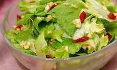 Salad rau diếp lợi tiêu hóa, an thần