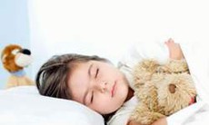 Luyện cho trẻ ngủ đúng giờ