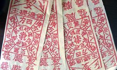 Lật tẩy tu sĩ tại gia chữa bệnh bằng bùa chú