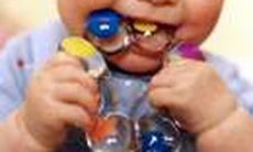 Hóa chất trong đồ chơi có thể khiến trẻ chậm lớn