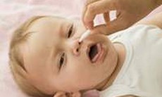 Nghẹt mũi ở trẻ nhỏ chữa như thế nào?