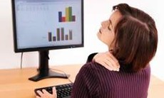 Đừng xem thường bệnh đau vai gáy