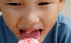 Nắng nóng khắc nghiệt làm gia tăng nguy cơ viêm đường hô hấp ở trẻ
