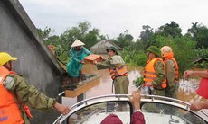 Dồn sức cứu dân trong cơn lũ dữ