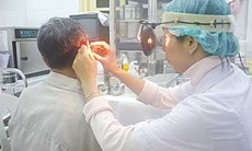 Cách xử lý khi côn trùng chui vào tai