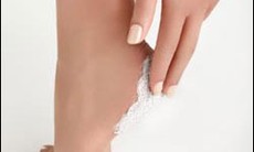 Chân bong vảy, nứt nẻ Có phải bệnh á sừng?
