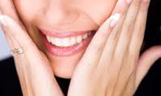 Cách massage giảm nếp nhăn và mệt mỏi