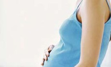 Những băn khoăn của bà bầu khi... “yêu”