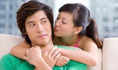Khi chàng sợ gần gũi
