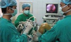 Pháp hỗ trợ Việt Nam phẫu thuật 15 ca thay khớp gối toàn phần