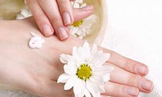 “Bí kíp” chăm sóc da tay khô trong mùa đông 