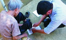 Chuyện đôi dép và những mảnh đời bệnh nhân phong