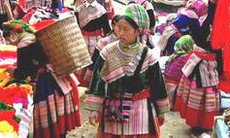 Rộn ràng phiên chợ vùng cao
