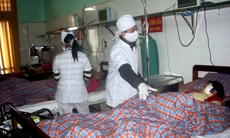 Bom bi nổ ở sân trường, 4 học sinh bị thương
