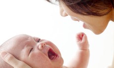 Trẻ vàng da sau sinh do teo đường mật