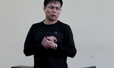 Tra tấn con như thời trung cổ