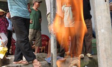  Lửa bùng cháy ở miệng giếng khoan không thể dập