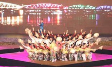 Festival Huế chia tay bạn bè