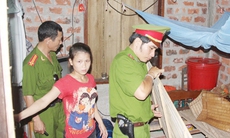 Công an xã tham gia cướp gỗ sưa