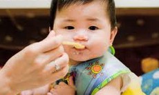 Cho trẻ ăn gì để răng mọc nhanh?