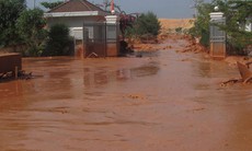 Vỡ hồ chứa bùn titan, 3 phụ nữ suýt chết