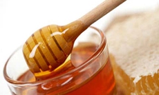 10 cách "chia tay" bờ môi thâm tái