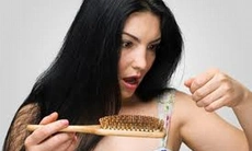 Bí quyết ăn uống ngăn ngừa rụng tóc