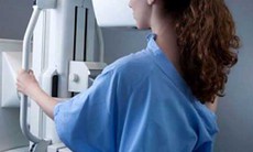Những dấu hiệu cảnh báo ung thư vú mà bạn không ngờ