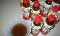 Thu hồi lô nước uống Dr Thanh bị kết tủa