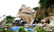 Núi Cấm ngày “trời long, đá lở”