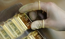 Giá vàng đồng loạt giảm trong ngày đầu "siết" kinh doanh vàng miếng