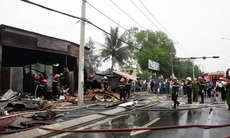 Cháy quán cơm gây kẹt xe kéo dài gần phà Cát Lái