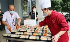 Gần 6.500 “Suất ăn yêu thương” dành tặng các y bác sĩ BVĐK tỉnh Bắc Ninh