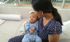 Em bé bị đâm xuyên sọ xuất viện sau cuộc phẫu thuật lần thứ 3