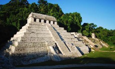 Kênh đào dưới Kim Tự Tháp Maya